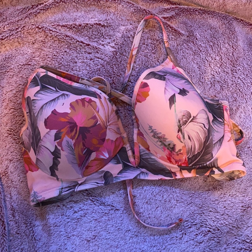 Cross over back bathing suit top